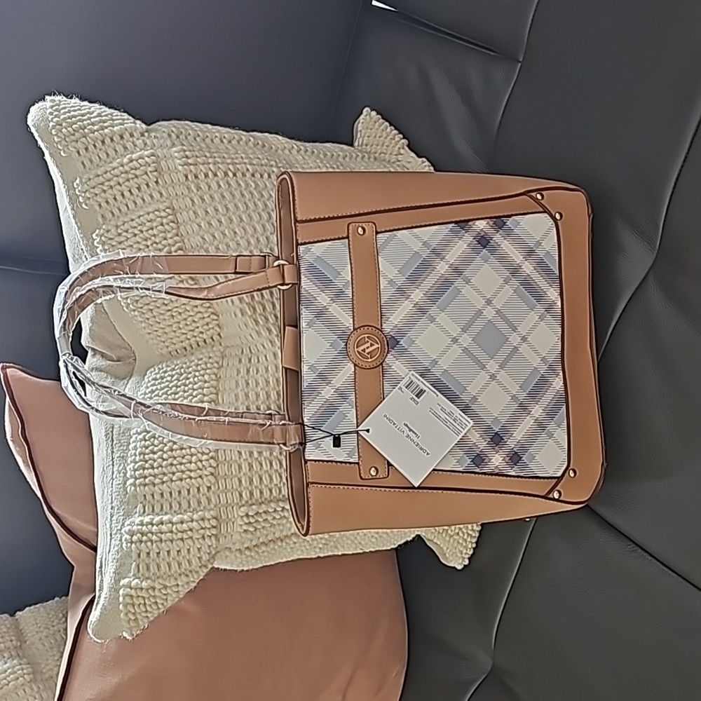 Adrienne Vittadini purse